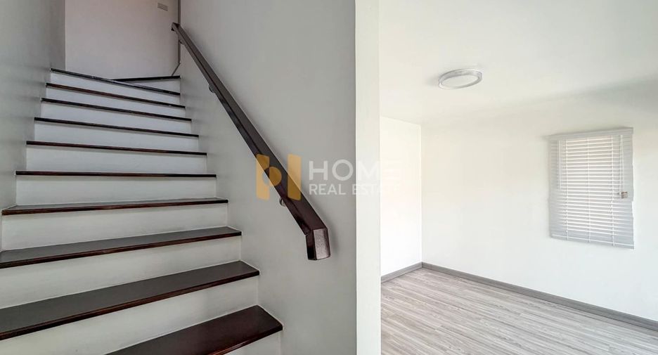 For sale 3 ベッドルーム townhouse in Chom Thong, Bangkok