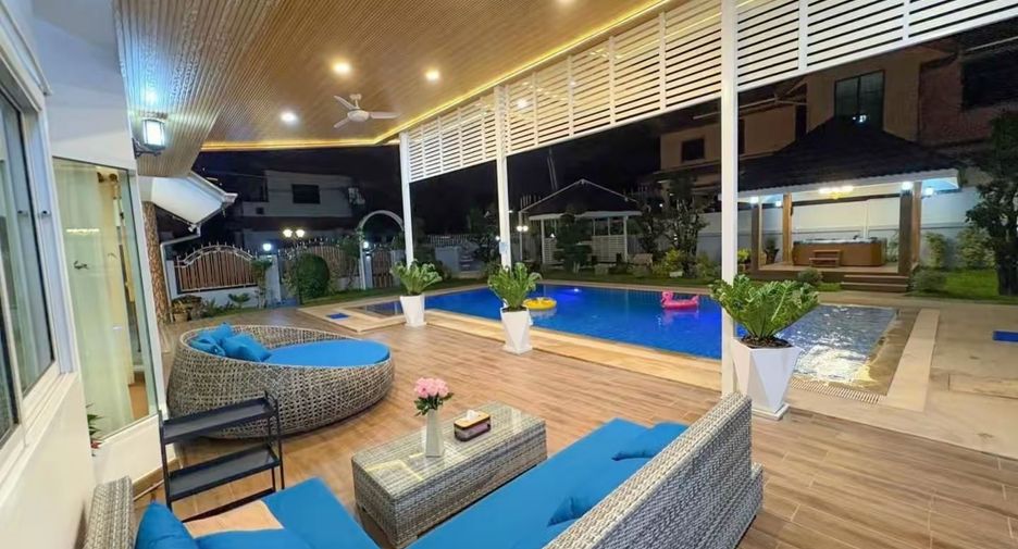 Villa en alquiler de 4 habitaciones en Jomtien, Pattaya
