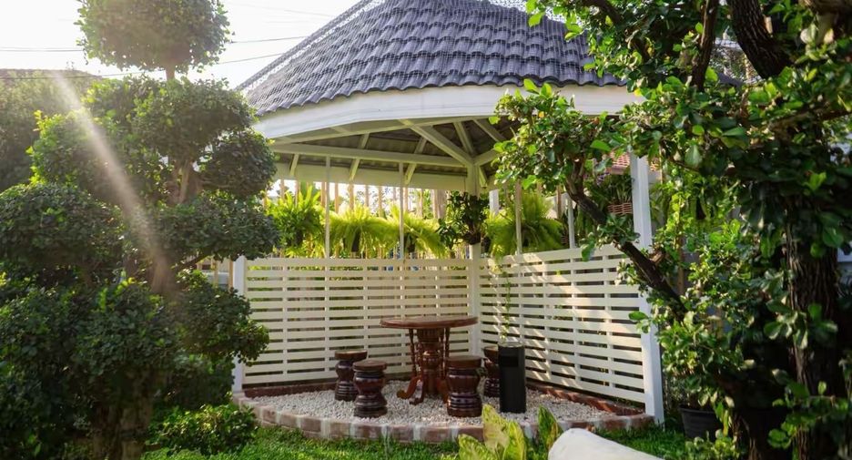 Villa en alquiler de 4 habitaciones en Jomtien, Pattaya