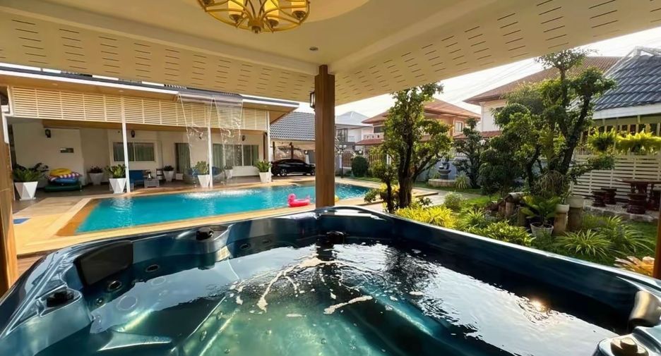 Villa en alquiler de 4 habitaciones en Jomtien, Pattaya