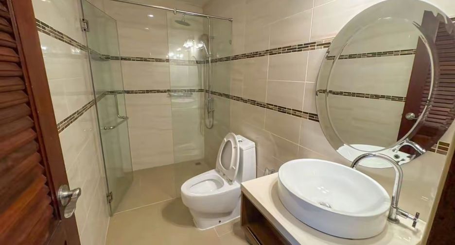 Villa en alquiler de 4 habitaciones en Jomtien, Pattaya