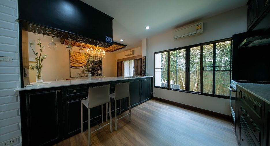 For rent 4 bedrooms house in San Sai, Chiang Mai
