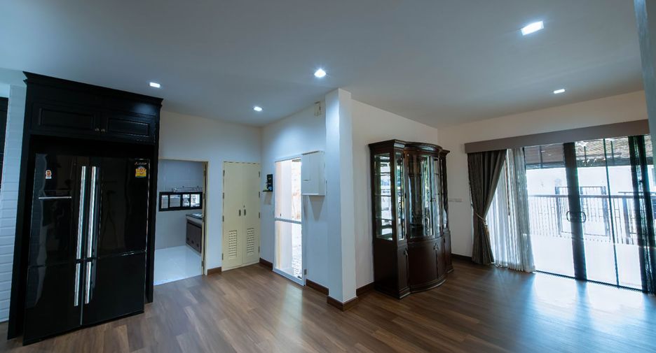 For rent 4 bedrooms house in San Sai, Chiang Mai