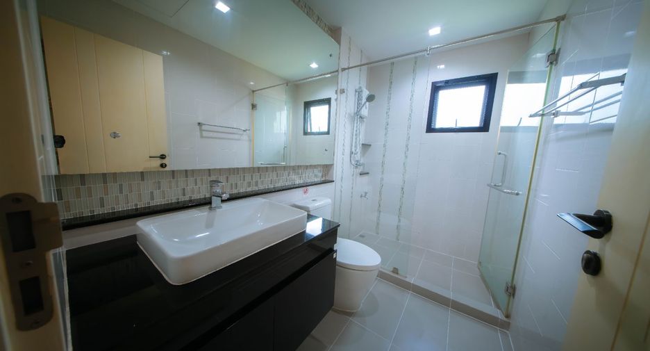 For rent 4 bedrooms house in San Sai, Chiang Mai