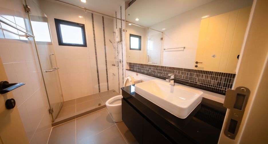 For rent 4 bedrooms house in San Sai, Chiang Mai