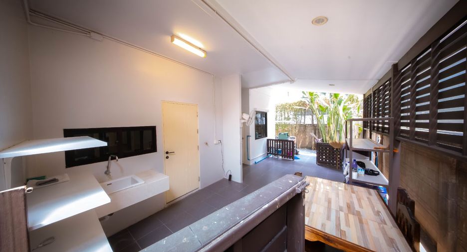 For rent 4 bedrooms house in San Sai, Chiang Mai