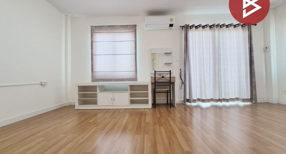 For sale 2 bedrooms townhouse in Mueang Samut Sakhon, Samut Sakhon
