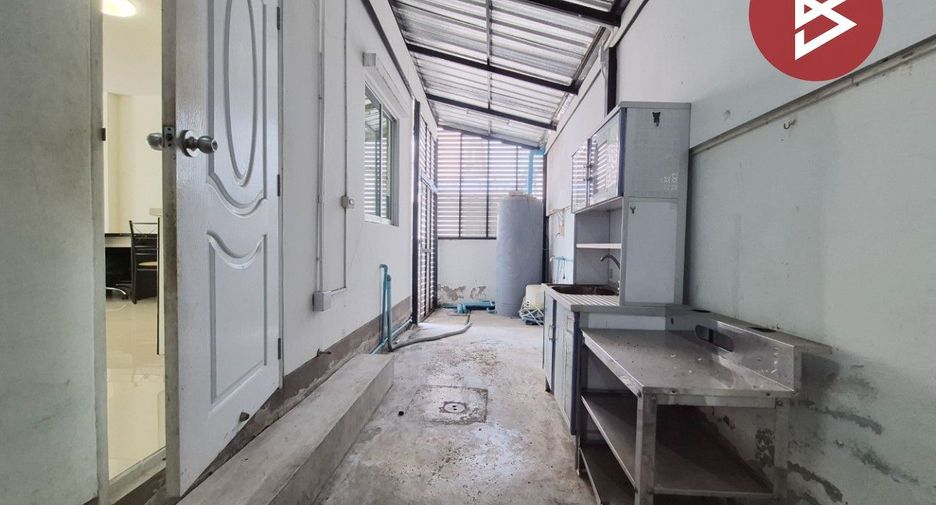 For sale 2 bedrooms townhouse in Mueang Samut Sakhon, Samut Sakhon