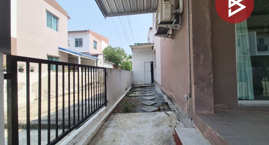 For sale 2 bedrooms townhouse in Mueang Samut Sakhon, Samut Sakhon