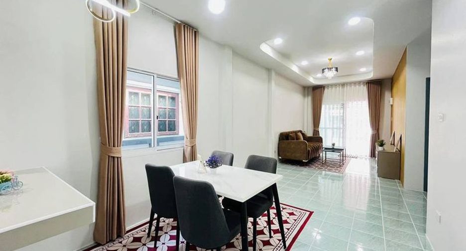 À vendre 2 chambres maison à Si Racha, Chonburi