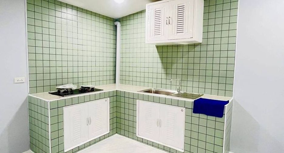 À vendre 2 chambres maison à Si Racha, Chonburi