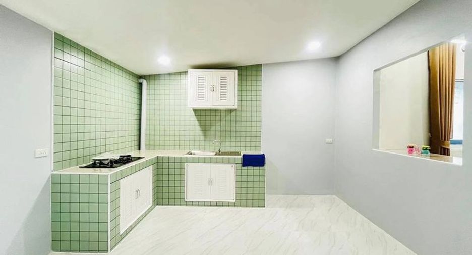 À vendre 2 chambres maison à Si Racha, Chonburi