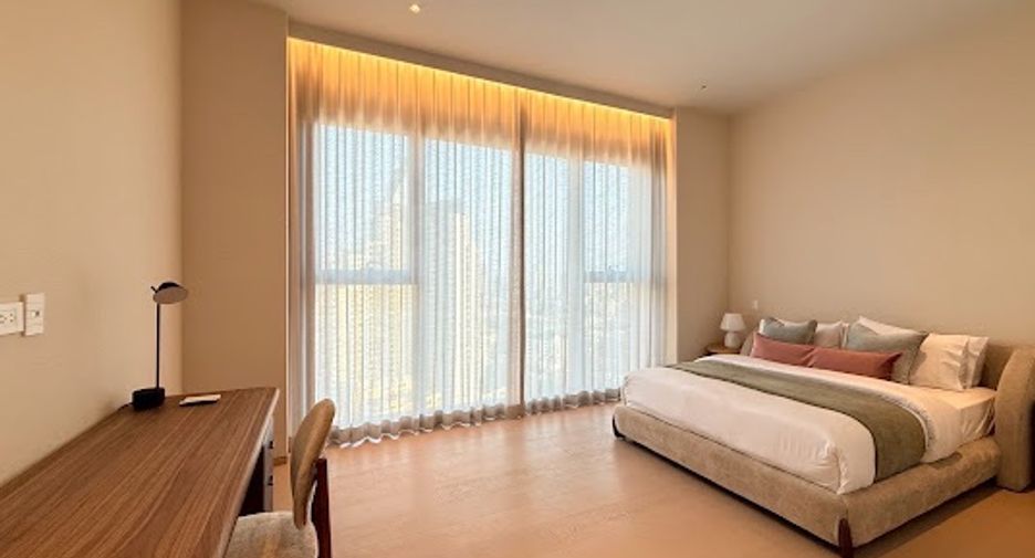 For rent 4 bedrooms condo in Khlong Toei, Bangkok