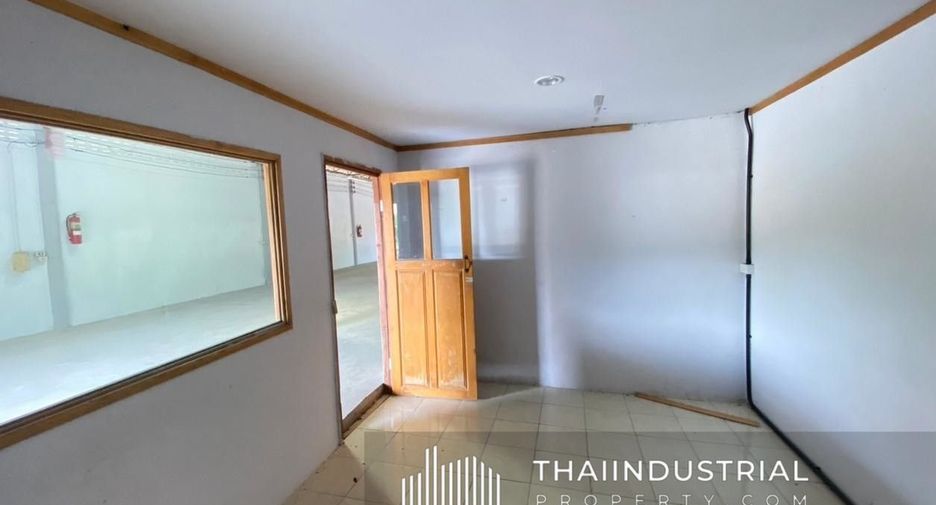 For rent warehouse in Lat Lum Kaeo, Pathum Thani