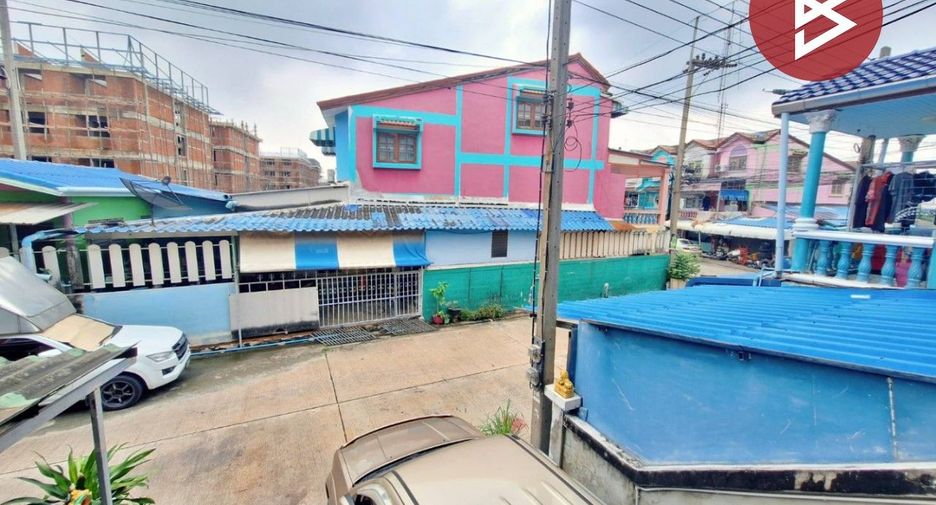 For sale 3 bedrooms townhouse in Mueang Samut Sakhon, Samut Sakhon