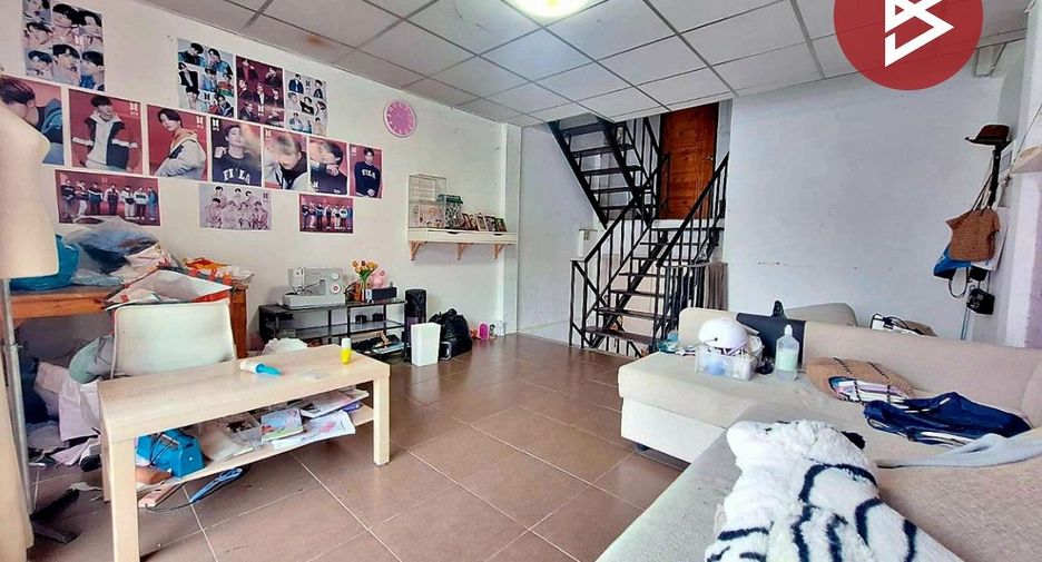 For sale 3 bedrooms townhouse in Mueang Samut Sakhon, Samut Sakhon