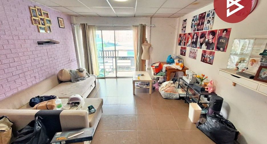 For sale 3 bedrooms townhouse in Mueang Samut Sakhon, Samut Sakhon