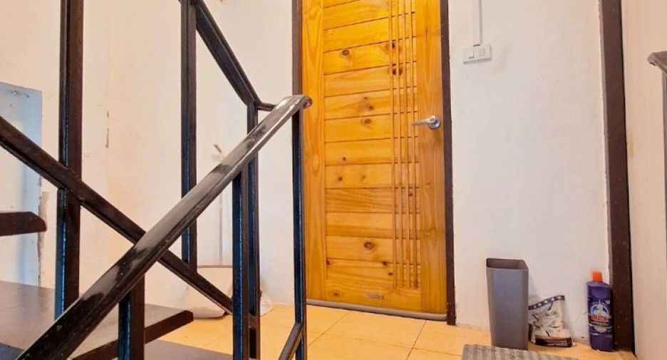 For sale 3 bedrooms townhouse in Mueang Samut Sakhon, Samut Sakhon