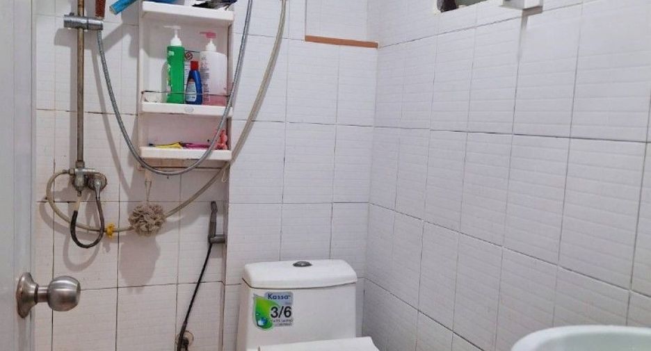 For sale 3 bedrooms townhouse in Mueang Samut Sakhon, Samut Sakhon