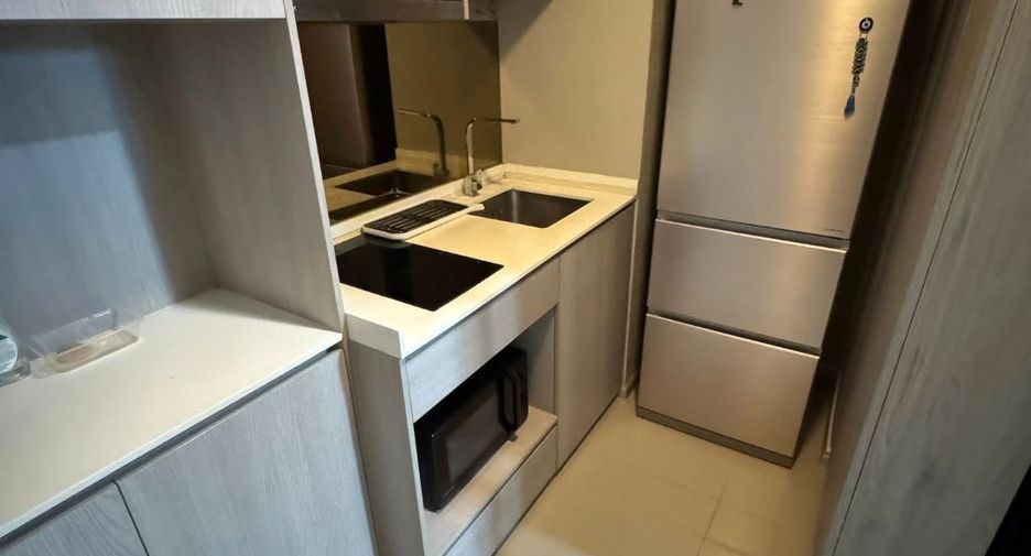 For rent 1 bed condo in Phra Khanong, Bangkok