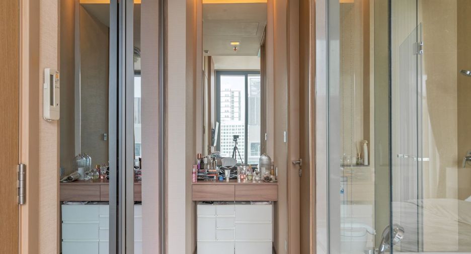 For rent and for sale 1 bed condo in Watthana, Bangkok
