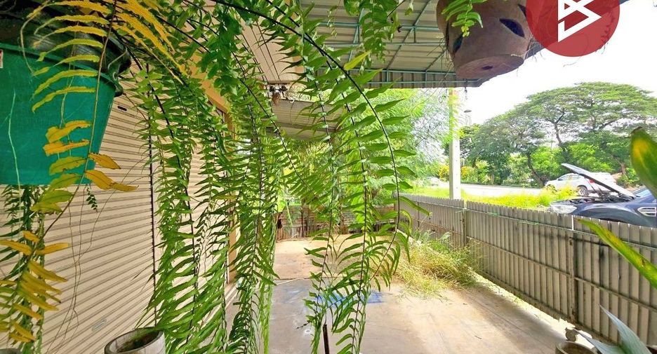 For sale 3 bedrooms townhouse in Chai Badan, Lopburi