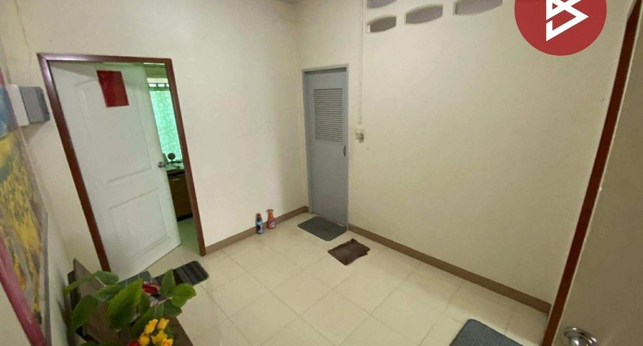For sale 3 bedrooms townhouse in Chai Badan, Lopburi