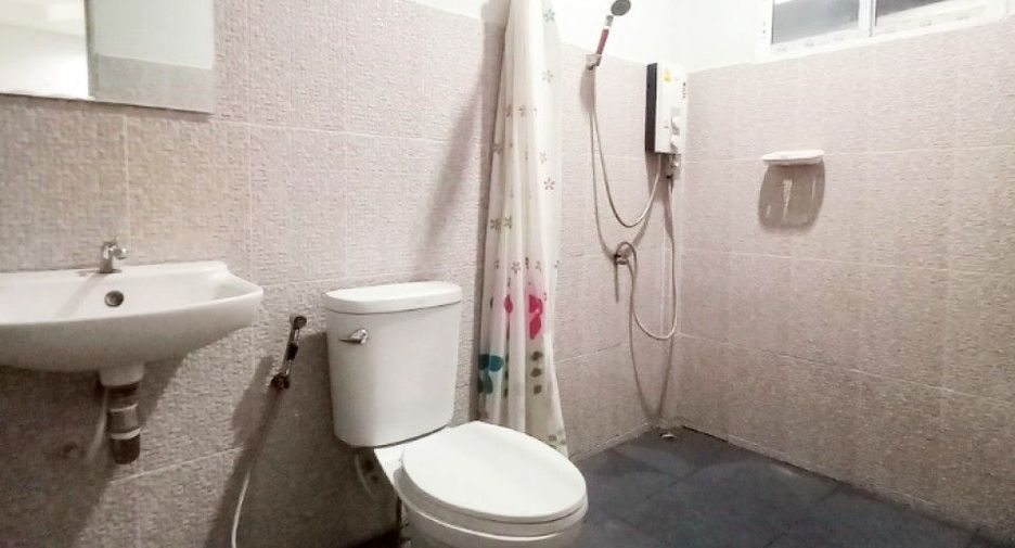 For sale 2 bedrooms townhouse in Mueang Kanchanaburi, Kanchanaburi