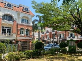 À vendre 3 chambres maison de ville à Bueng Kum, Bangkok