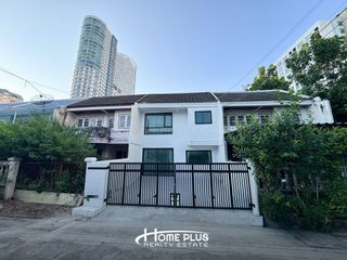 For sale 4 bedrooms townhouse in Bang Kapi, Bangkok
