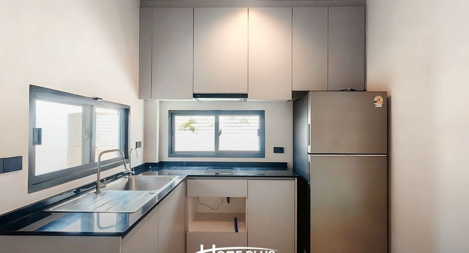 For rent and for sale 4 bedrooms house in Bang Phli, Samut Prakan