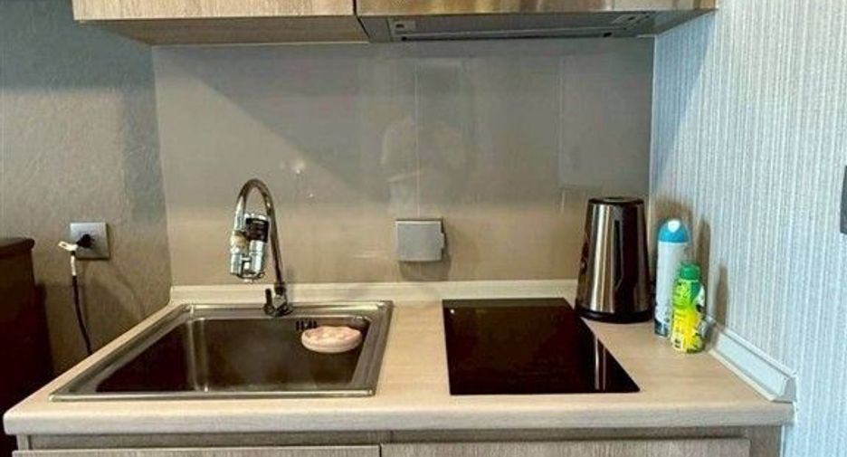 For sale 1 bed condo in Khlong Toei, Bangkok