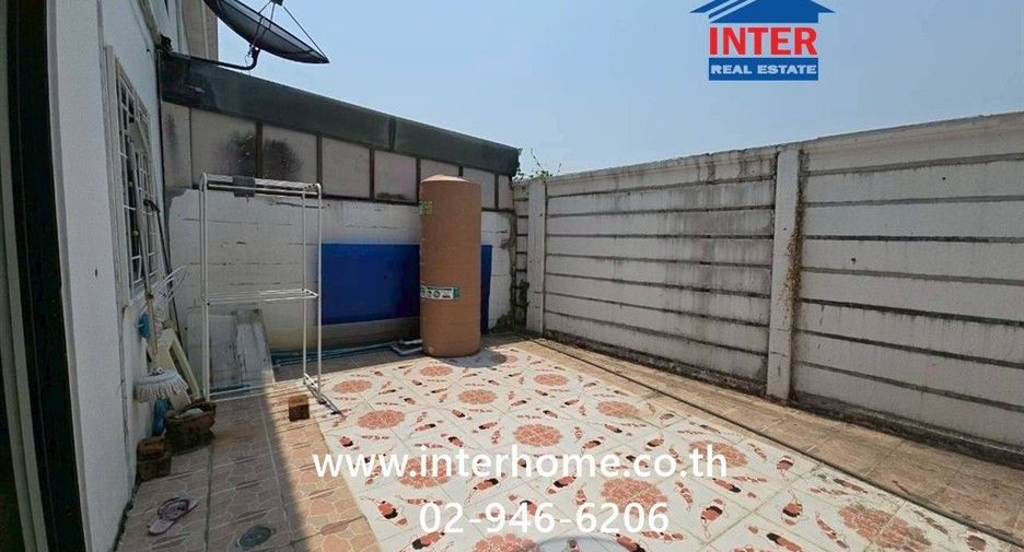 For sale 3 bedrooms townhouse in Don Mueang, Bangkok