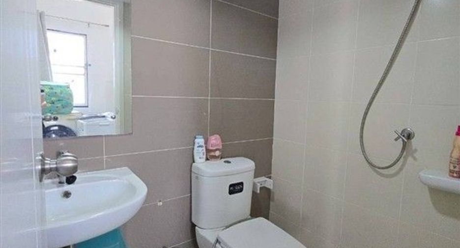For sale 3 bedrooms townhouse in Don Mueang, Bangkok