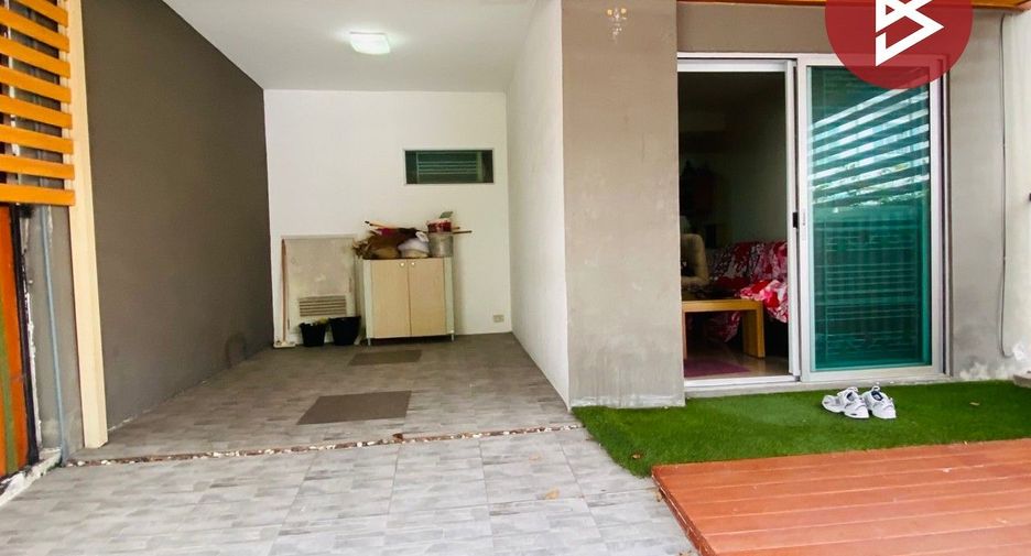 For sale 3 bedrooms townhouse in Mueang Samut Prakan, Samut Prakan