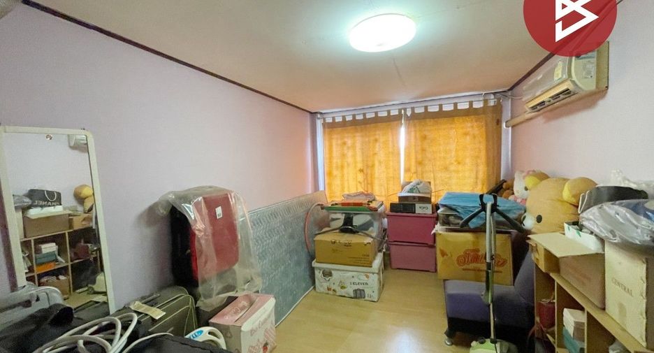 For sale 3 bedrooms retail Space in Si Maha Phot, Prachin Buri