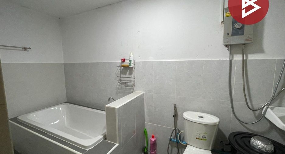 For sale 3 bedrooms retail Space in Si Maha Phot, Prachin Buri