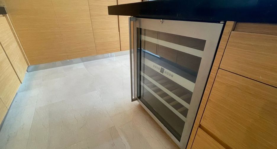 For rent 2 bedrooms condo in Sathon, Bangkok