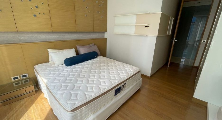 For rent 2 bedrooms condo in Sathon, Bangkok