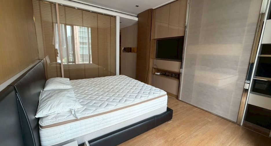 For rent 2 bedrooms condo in Sathon, Bangkok