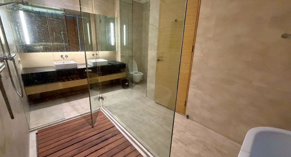 For rent 2 bedrooms condo in Sathon, Bangkok