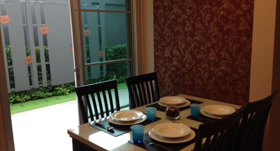 À louer 2 chambres condo à Watthana, Bangkok
