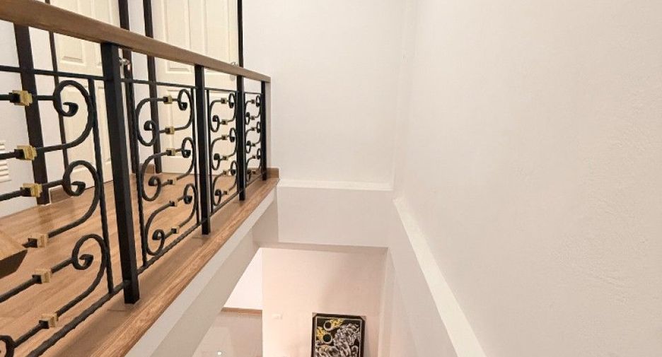 Casa adosada en venta de 3 habitaciones en Mueang Chon Buri, Chonburi