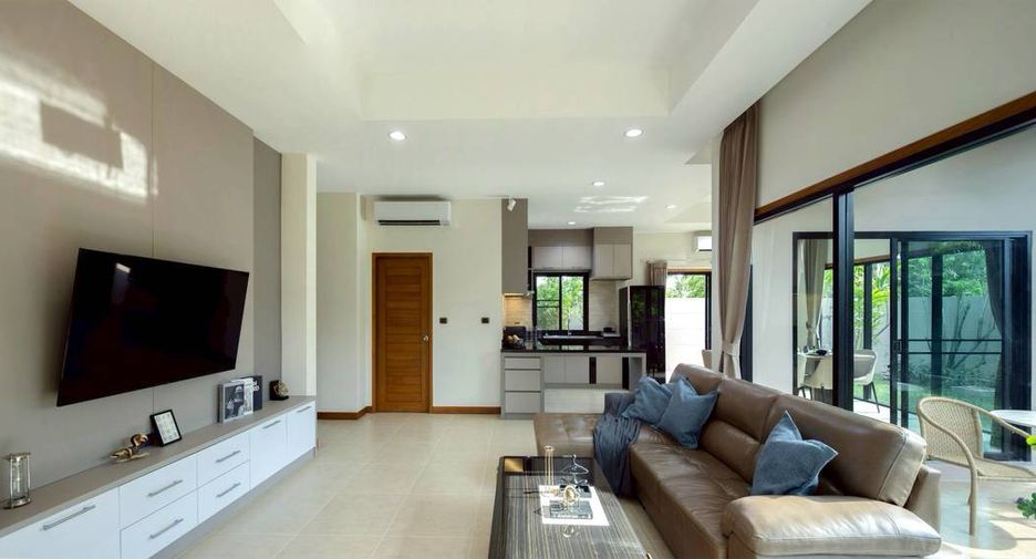 For rent 3 bedrooms villa in Huay Yai, Pattaya