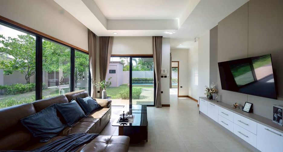For rent 3 bedrooms villa in Huay Yai, Pattaya