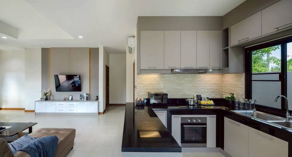 For rent 3 bedrooms villa in Huay Yai, Pattaya