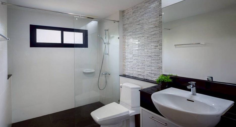 For rent 3 bedrooms villa in Huay Yai, Pattaya