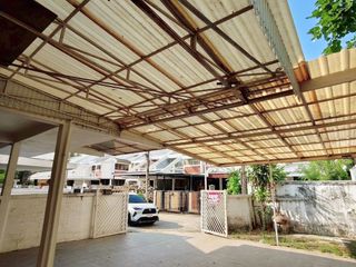 Casa adosada en venta de 4 habitaciones en Bang Na, Bangkok