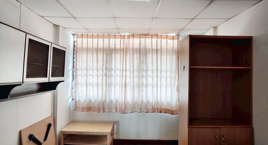 Casa adosada en venta de 4 habitaciones en Bang Na, Bangkok
