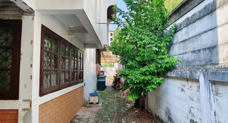 Casa adosada en venta de 4 habitaciones en Bang Na, Bangkok